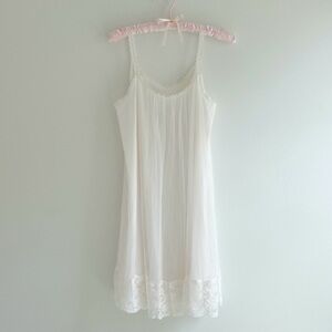 1960s Vintage Vanity Fair White Lace and Chiffon Babydoll Slip Dress